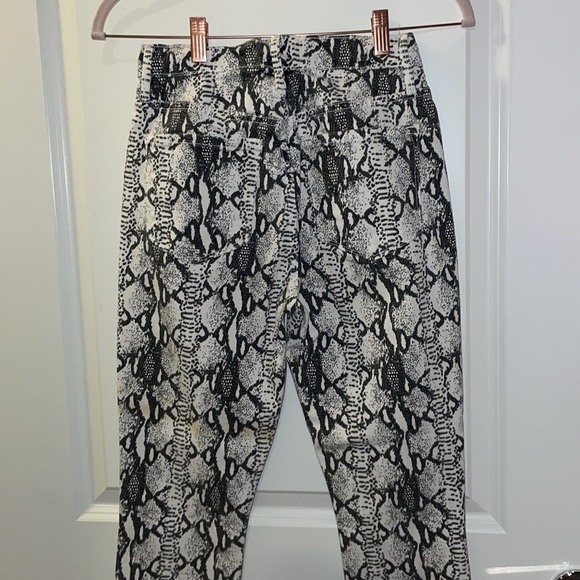 Frame Ali High-Rise Cigarette Python-Print Jeans - Picture 5 of 9
